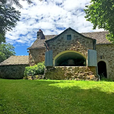 Les Maisons D'en & Piscine A Debordement Chauffee Vakantiehuis Saint-Remy (Aveyron)