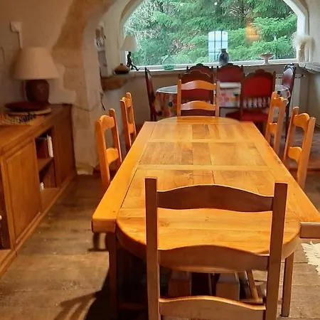 Les Maisons D'en & Piscine A Debordement Chauffee Saint-Remy (Aveyron)
