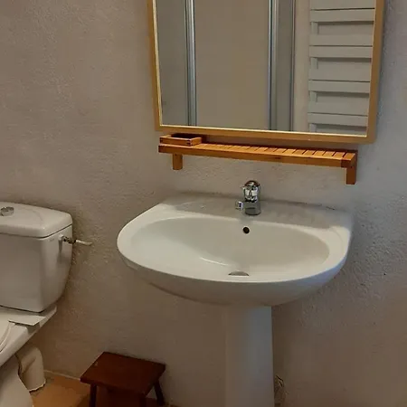 Les Maisons D'en & Piscine A Debordement Chauffee Holiday home Saint-Remy (Aveyron)