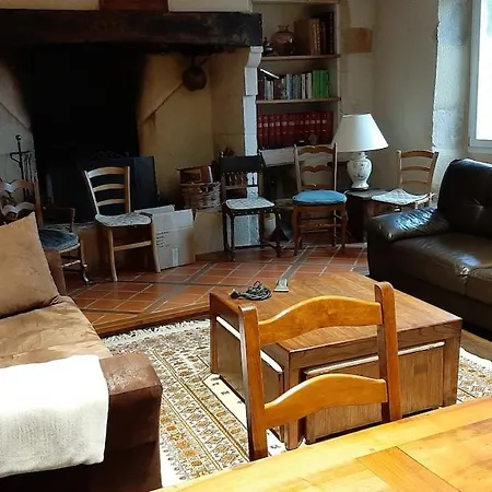 Les Maisons D'en & Piscine A Debordement Chauffee Holiday home