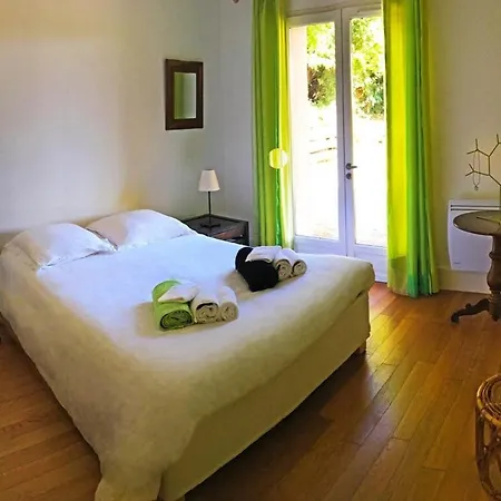 Les Maisons D'en & Piscine A Debordement Chauffee