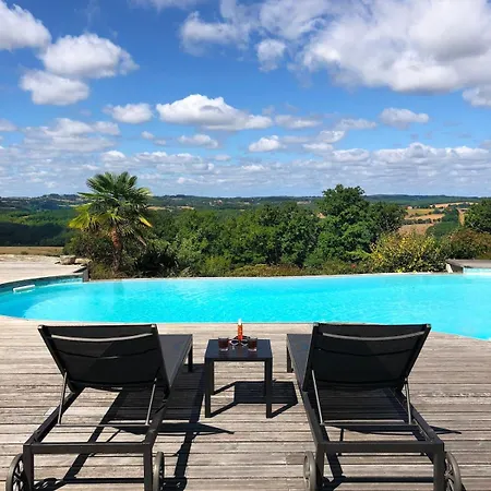 Les Maisons D'en & Piscine A Debordement Chauffee